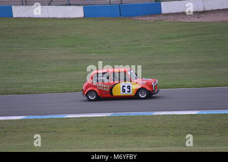 Mini Miglia course au circuit de Donington Park en juillet 2015 Banque D'Images