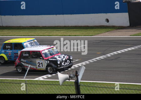 Mini Miglia course au circuit de Donington Park en juillet 2015 Banque D'Images