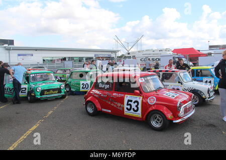 Mini Miglia course au circuit de Donington Park en juillet 2015 Banque D'Images