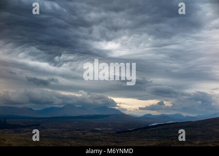 Ciel dramatique au-dessus de Rannoch Moor, Perthshire, Écosse, Royaume-Uni Banque D'Images