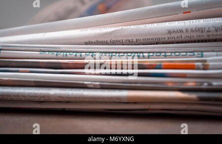 Londres, Angleterre - 23 Février 2018 : Pile de journaux de la United Kingdom Banque D'Images