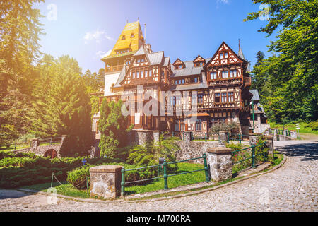 Château PELISOR, Sinaia, Roumanie. Vue sur château Pelisor célèbre situé à côté de la ville, près de château de Peles de Sinaia. roumaine Banque D'Images