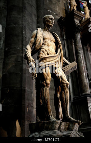 Statue de Saint Barthélemy dans la cathédrale de Milan 2014 Banque D'Images