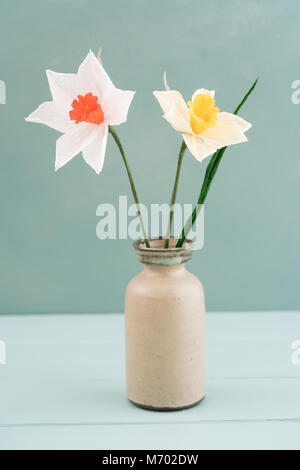 Bouquet de fleurs papier crépon Banque D'Images