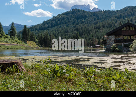 Lac Mosigo à San Vito di Cadore Dolomites italiennes à l'intérieur de paysages des Alpes. Banque D'Images