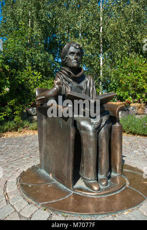 Statue d'Astrid Lindgren (célèbre auteur de livres pour enfants, y compris Fifi Brindacier) près du Musée Junibacken, Djurgården, Stockholm, Suède Banque D'Images