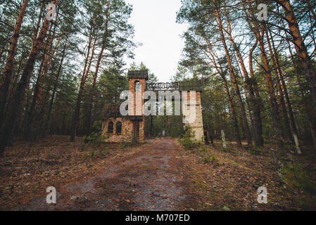 L'Ukraine, Tchernobyl : des véhicules abandonnés, des maisons et des lieux de la zone évacuée. Photo : Alessandro Bosio Banque D'Images