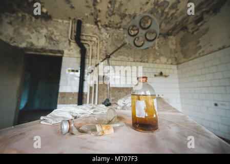 L'Ukraine, Tchernobyl : des véhicules abandonnés, des maisons et des lieux de la zone évacuée. Photo : Alessandro Bosio Banque D'Images