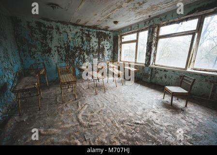 L'Ukraine, Tchernobyl : des véhicules abandonnés, des maisons et des lieux de la zone évacuée. Photo : Alessandro Bosio Banque D'Images