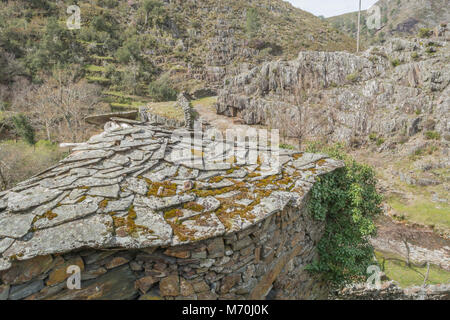 Village abandonné   montagne paysage rural Banque D'Images