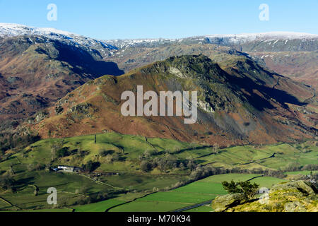 Avis de Helm Crag, Lion et l'agneau, de Grasmere près de Alcock tarn Banque D'Images