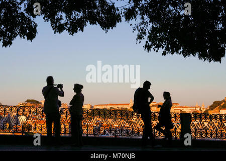 São Pedro de Alcântara / Point de Miradouro de Sao Pedro de Alcantara, Lisbonne, Portugal Banque D'Images