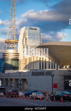 Bridgestone Arena et bâtiments Pinnacle au centre-ville de Nashville, Tennessee, USA Banque D'Images