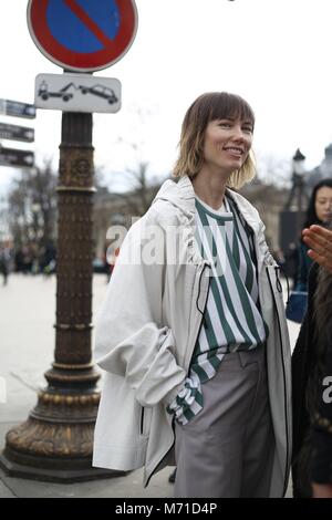 Styliste Anya Ziourova arrivant à la Chanel montrer lors de la Fashion Week de Paris - 6 mars 2018 - Photo : Manhattan piste/Valentina Ranieri ***pour un usage éditorial uniquement*** | Verwendung weltweit Banque D'Images