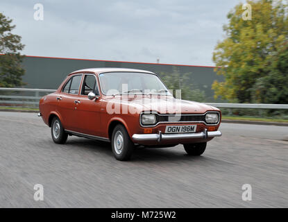 1974 Ford Escort Mk1 berline familiale britannique classique Banque D'Images