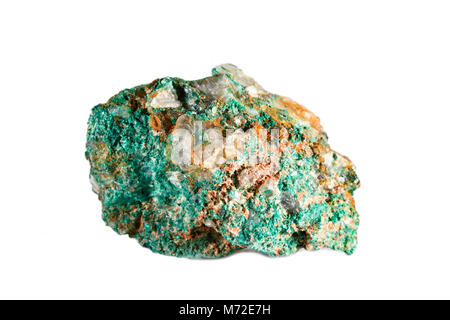 La prise de vue macro de pierre naturelle. Matières minéral malachite. Le Maroc. Objet isolé sur un fond blanc. Banque D'Images