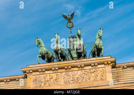 Détail de la Quadriga sur le dessus de la porte de Brandebourg à Berlin Banque D'Images