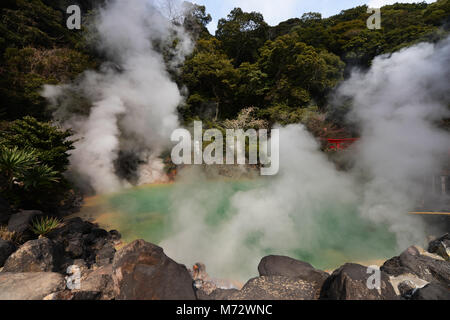 Umi Jigoku ( Ocean l'enfer ) Hot Spring à Beppu, Japon. Banque D'Images