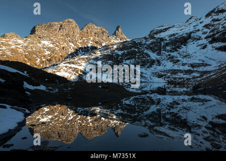 Prises sur les cinq lacs randonnée dans les Alpes suisses. Banque D'Images