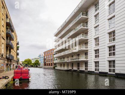 Maison, à côté de Gilbey Regent's Canal, est un immeuble à 38 Jamestown Road, Camden Town, London, UK. Banque D'Images