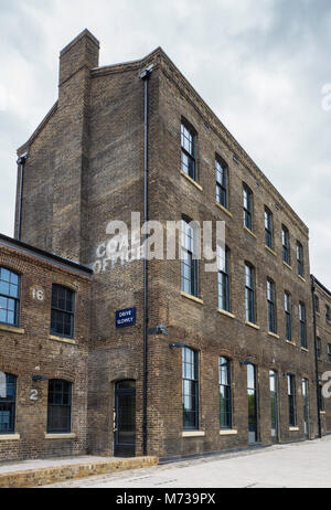 Le poisson et le charbon ont été construits les bâtiments de bureaux à côté du Regent's Canal en 1851, dans le cadre de la conception de la Cour Marchandises de King's Cross. Banque D'Images