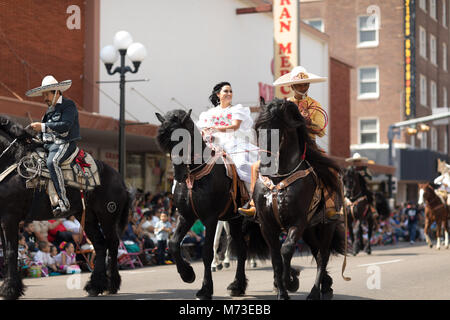 Brownsville, Texas, USA - Le 24 février 2018, Grand Parade internationale fait partie du Charro Jours Fiesta - Fiestas Mexicanas, un festival national Banque D'Images