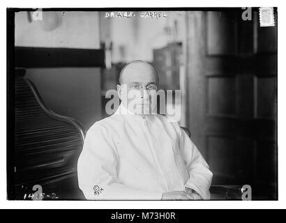 Dr Alex Carrel, chirurgien et chercheur médical renommé, est représenté sur cette photographie, contribuant de manière significative aux domaines de la médecine et de la science au cours de sa carrière. Banque D'Images