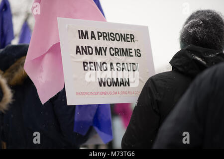 Stockholm, Suède, le 8 mars 2018. La Journée internationale de la femme. L'Association nationale GAPF : manifestation pour soutenir les femmes iraniennes qui protestent contre le voile obligatoire. Credit : Barbro Bergfeldt/Alamy Live News Banque D'Images