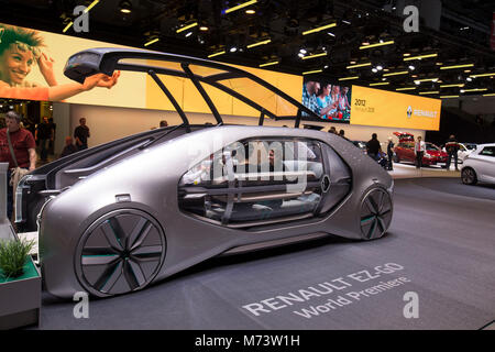 Genève. Mar 8, 2018. Photo prise le 8 mars 2018 montre un EZ-Renault rendez-vous autonome électrique concept-car à la 88e International Motor Show de Genève, Suisse. Le salon de l'automobile, qui attire plus de 180 exposants du monde, s'ouvre au public du 8 au 18 mars 2018. Plus de 700 000 visiteurs sont attendus pour visiter l'événement. Credit : Xu Jinquan/Xinhua/Alamy Live News Banque D'Images