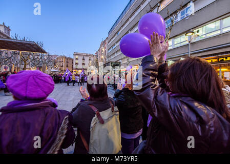 Mataro, Espagne. Mar 8, 2018. Manifestation à Mataró dans 'dia de la mujer" (Journée internationale des femmes). Grève du 8 mars 2018 Crédit : Eduardo Fuster Salamero/Alamy Live News Banque D'Images