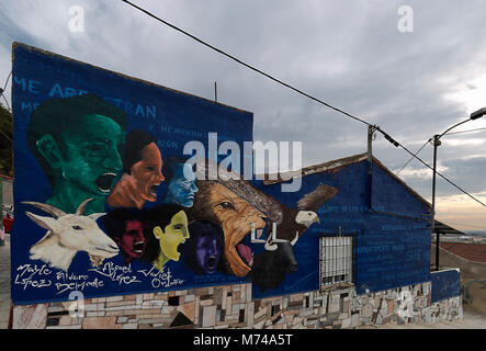 Orihuela, Espagne. 26 février 2018 : peintures murales de San Isidro en hommage à Miguel Hernandez dans la ville d'Orihuela, province d'Alicante, Espagne. Banque D'Images