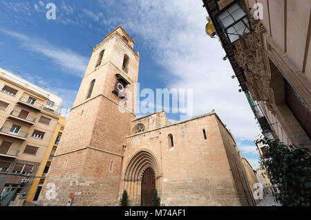 La Sainte Église Cathédrale de Salvador et Santa María de Orihuela, ou simplement Orihuela Cathedral, dans la province d'Alicante, Espagne. Banque D'Images