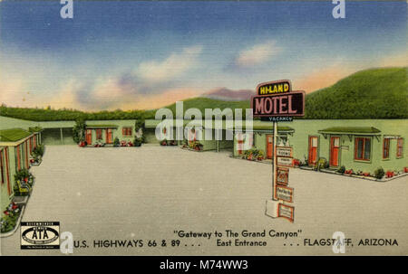 Une photo du Motel Hi-Land, propriété de Marion et Whitey Christensen, prise par le photographe Douglas Smith. L’image met en valeur l’extérieur du motel et son rôle dans le tourisme américain du milieu du siècle. Banque D'Images