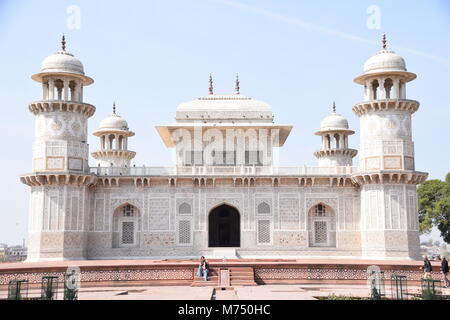 Tombe de I'timād-ud-Daulah, Agra, Inde Banque D'Images