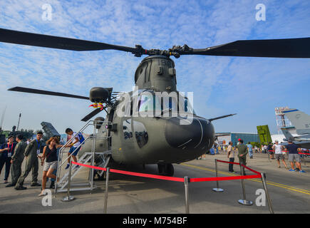 Singapour - Feb 10, 2018. CH-47 Chinook de Boeing aircraft de Singapour Air Force (RSAF) à Changi, Singapour. Banque D'Images