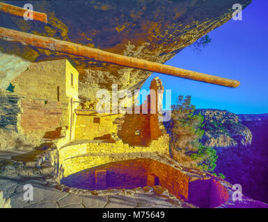 À la lumière du matin, Balcon Chambre Mesa Verde National aprk, Colorado, d'anciennes ruines amérindiennes ruines ancestrales de AD 1200 Banque D'Images