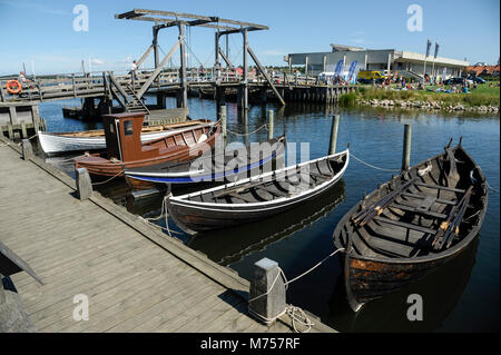 Collection d'authentiques bateaux historiques à partir de la Scandinavie et de la pleine échelle reconstructions navigables de bateaux vikings sur Museumsøen (île des musées) et Vik Banque D'Images