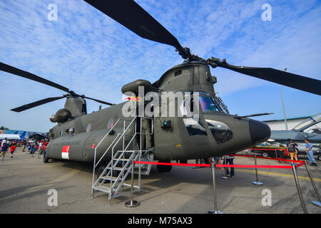 Singapour - Feb 10, 2018. CH-47 Chinook de Boeing aircraft de Singapour Air Force (RSAF) à Changi, Singapour. Banque D'Images