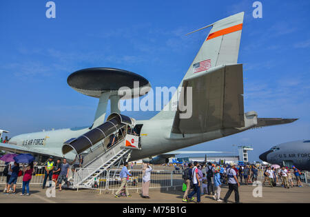 Singapour - Feb 10, 2018. Avions Boeing E-3 Sentry de United States Air Force (USAF) à Changi, Singapour. Banque D'Images