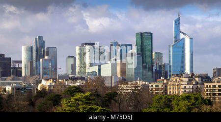 Vue sur le quartier des affaires de la Défense depuis la Fondation Louis Vuitton. . Hauts-de-Seine. Ile de France .Paris. France Banque D'Images