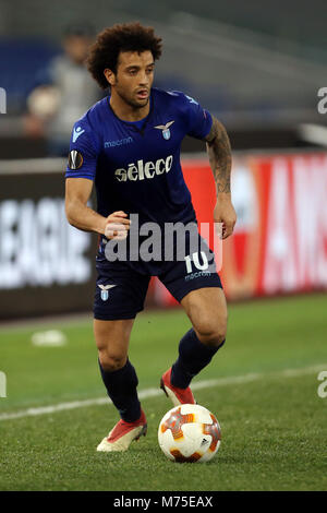 Rome, Italie. 05Th Mar, 2018. 8 mars 2018, Stadio Olimpico, Rome, Italie ; l'UEFA Europa League Football, série de 16, 1ère manche, Lazio contre Dynamo Kiev ; Felipe Anderson du Latium contrôle la ball Crédit : Giampiero Sposito/Pacific Press Crédit : Giampiero Sposito/Pacific Press/Alamy Live News Banque D'Images