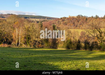 Une vue sur la vallée vers 12 château de Chirk, au nord du Pays de Galles Banque D'Images