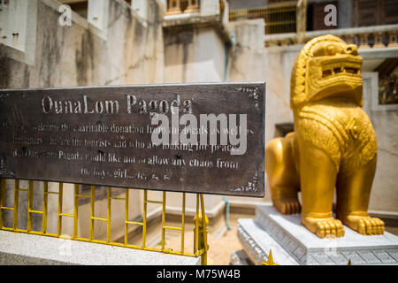 Pagode Ounalom wat est situé sur un quai Sisowath de Phnom Penh, Cambodge, près du Palais Royal du Cambodge. Banque D'Images