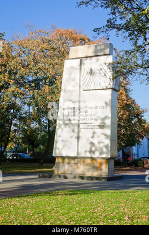 Dédié à Tadeusz Kosciuszko monument situé sur la place du marché à Maciejowice, province de Mazovie, Pologne, l'Europe. Banque D'Images