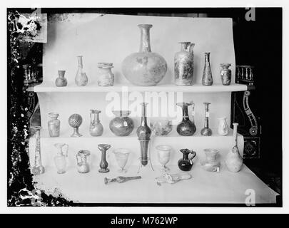 Verre ancien, objets en pierre, etc. LOC.09789 matpc Banque D'Images