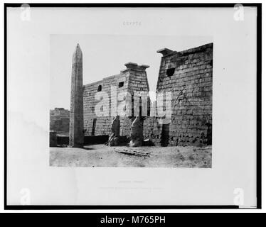 Art Nouveau (Thèbes) - construction antérieure - pylône, colosses et obélisque - Félix Teynard. Rcac2001695275 Banque D'Images