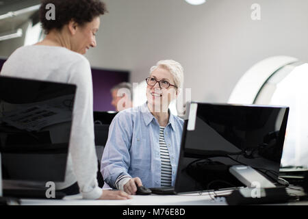 Cours d'informatique senior woman on Banque D'Images