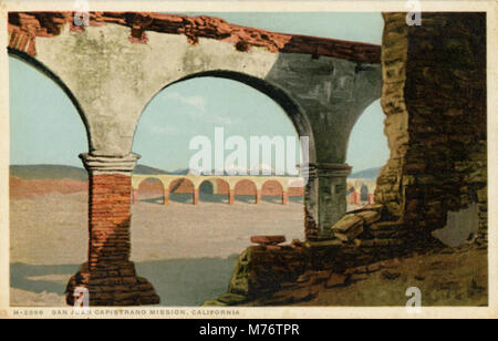 La mission de San Juan Capistrano est représentée dans cette photographie historique, capturant son importance en tant que monument californien fondé au XVIIIe siècle. Banque D'Images