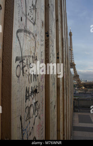 La Tour Eiffel à une distance Banque D'Images