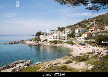 Seccheto village et plage, l'île d'Elbe, Toscane, Italie, Europe Banque D'Images